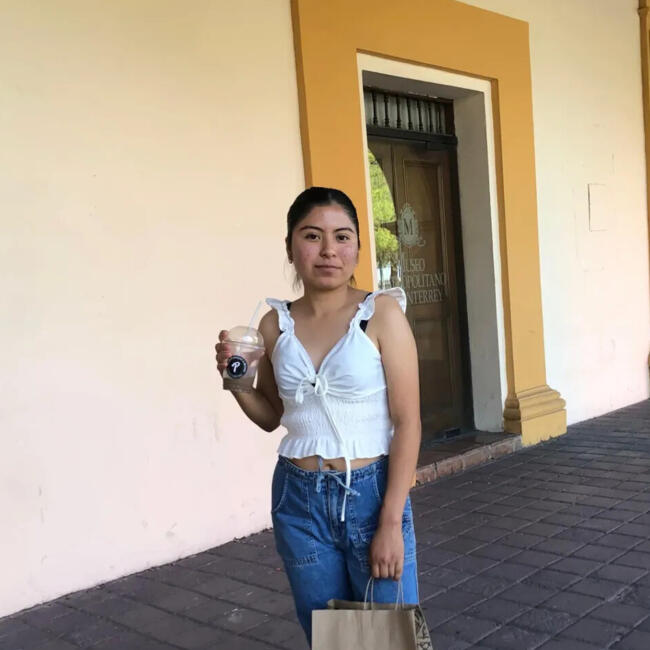 Babysitter in San Pedro: Maricruz Sherlin