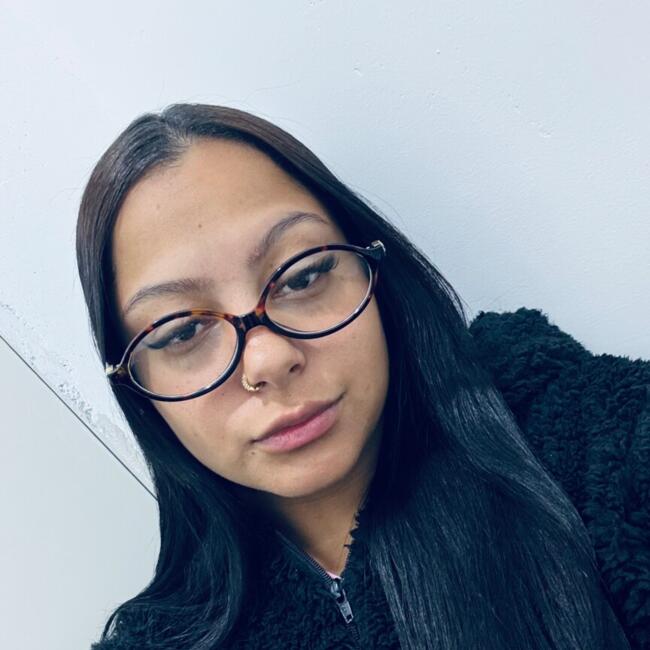 Emprego de babá em Ribeirão Preto: Yasmin