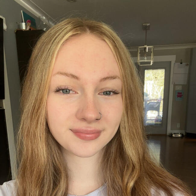 Baby-sitter in Port Coquitlam: Arden