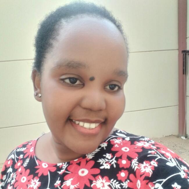 جليسة أطفال في دبي: Esther