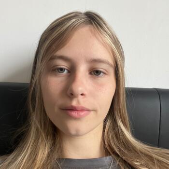 Baby-sitter à Villemandeur: Lara