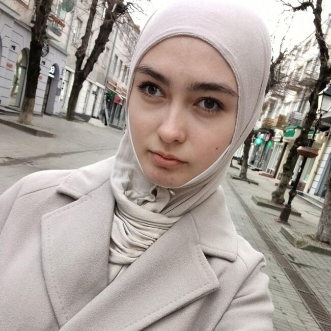 Babysitter in London: Aisha