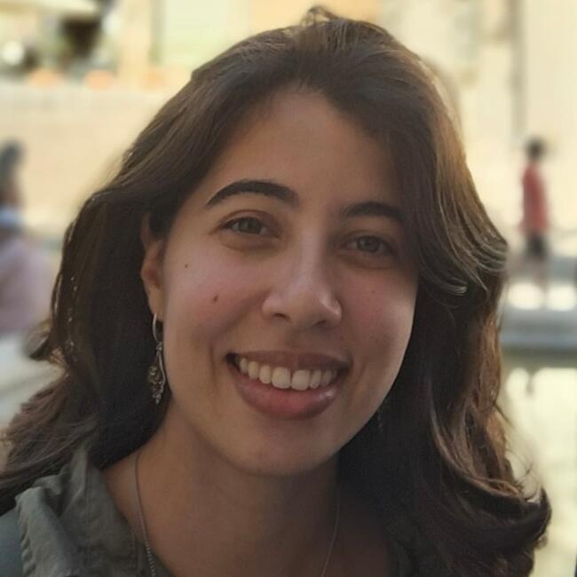 Babysitter in Coimbra: Camila Nunes