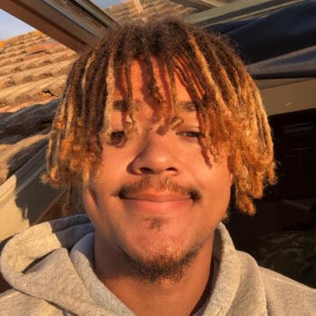 Babysitter in London: Sam