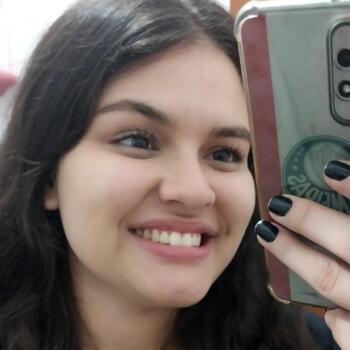 Babysitter in São José dos Campos: Isabela