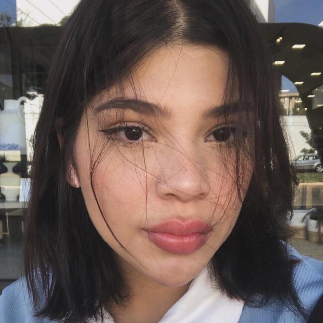 Babysitter in Maringá: Ashiley