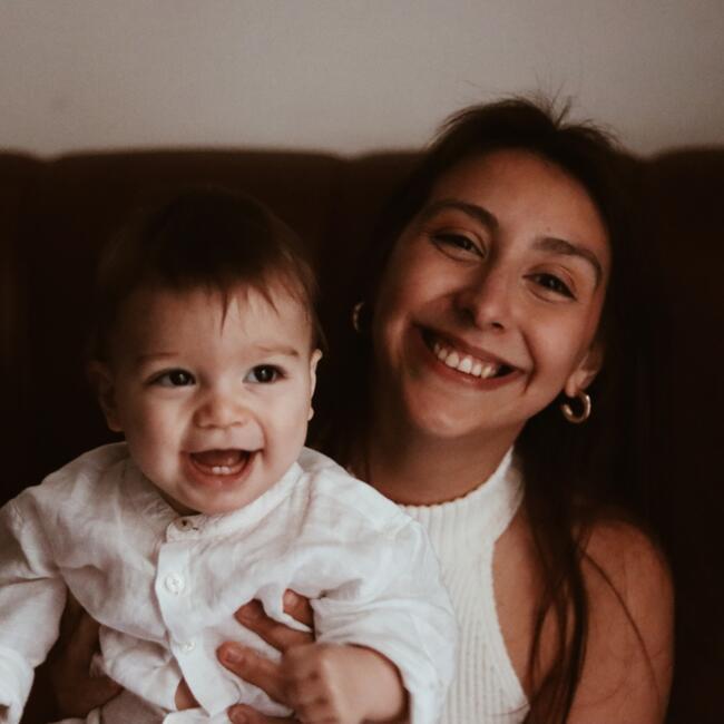 Babysitter in Oliveira do Hospital: Quésia Maciel