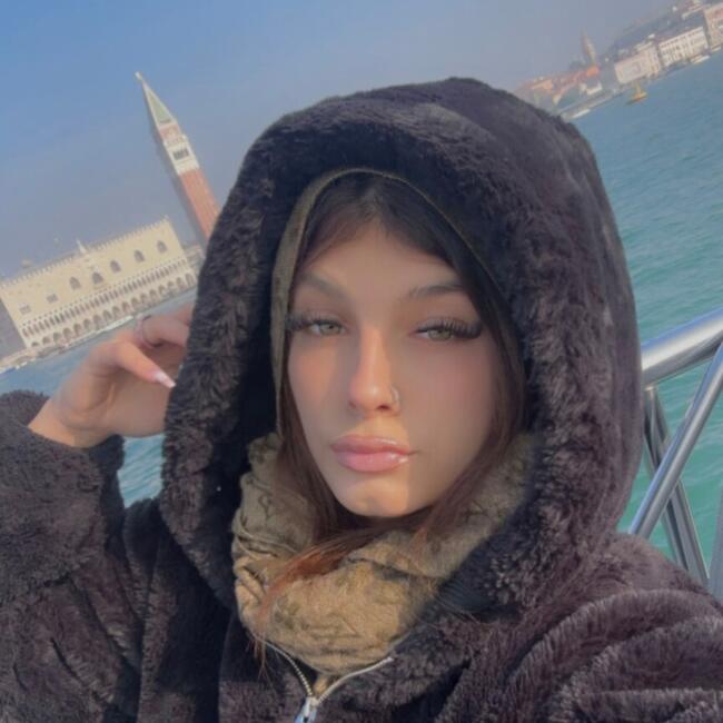 Nanny in Nea Makri: Veronica