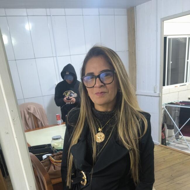 Babá em Florianópolis: Leomara
