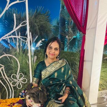 Babysitter in Ahmedabad: Daxa