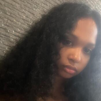 Babysitter in Montgomery Village: Daeanara