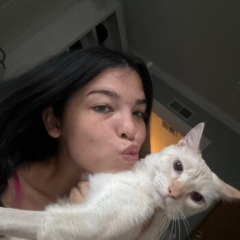 Babysitter in Fountain Valley: Emma