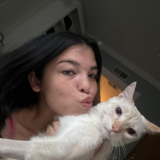 Babysitter in Fountain Valley: Emma