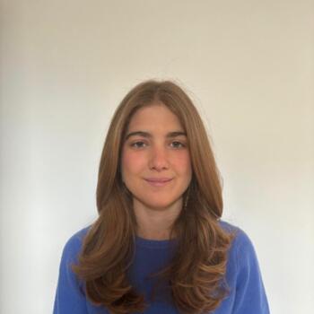 Babysitter in Paris: Capucine