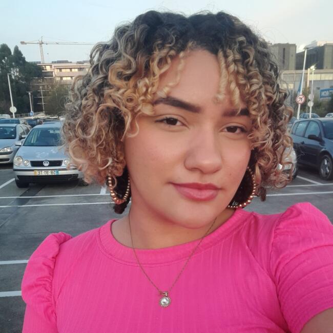 Babysitter em Selho: Giovana