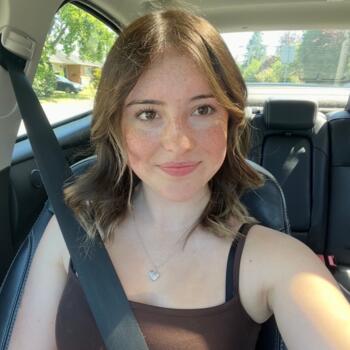 Babysitter in North Saanich: Kassi