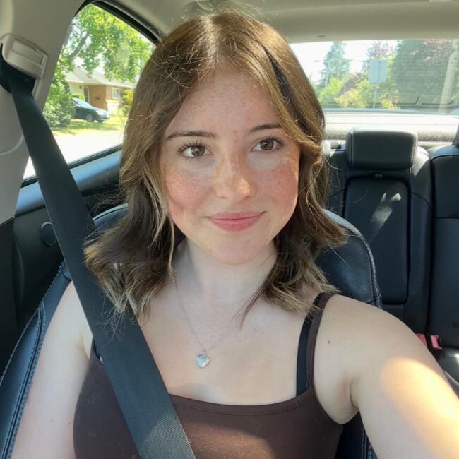 Babysitter in North Saanich: Kassi