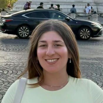 Babysitter in Agía Paraskeví (Αττική): Μαριάννα