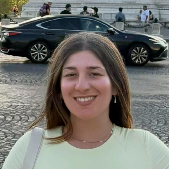 Babysitter in Agía Paraskeví (Αττική): Μαριάννα