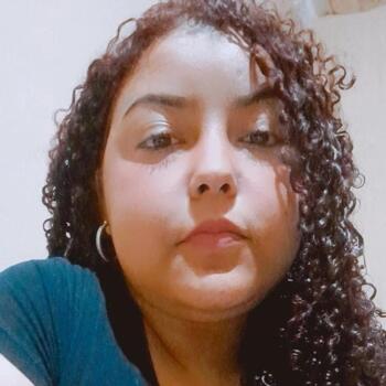 Babysitter in São Sebastião: Thainá