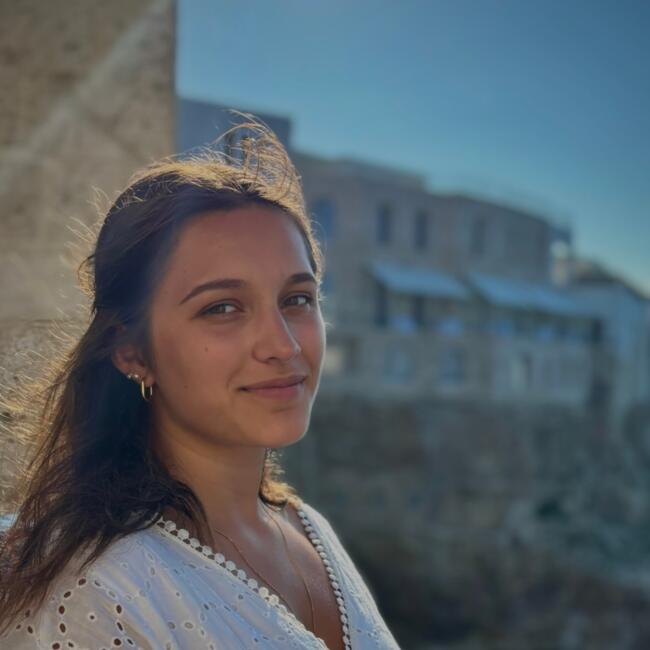 Babysitter in Bezannes: Maïna