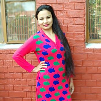 Babysitter Nayāgaon (Panchkula): Monika