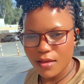 مربية أطفال في دبي: Resty