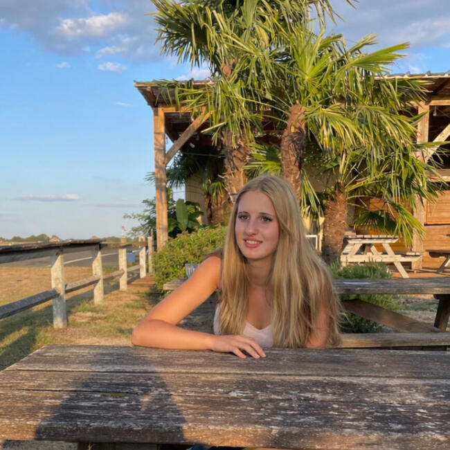 Babysitter in Paris: Ninon