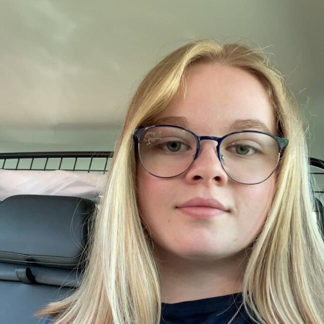 Baby-sitter in Le Mouret: Lucie