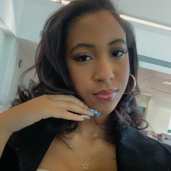 Babysitter in Germantown: Chelsea