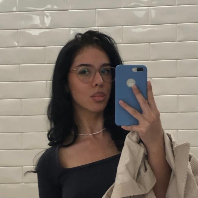 Bebisiterka u Nova Pazova: Jelena