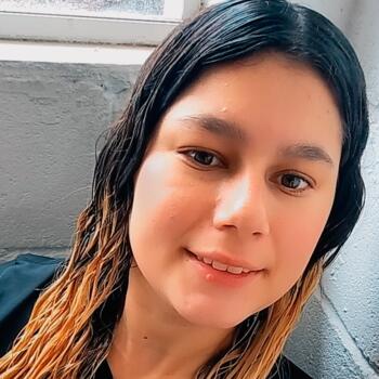 Babysitter in Palhoça: Aline