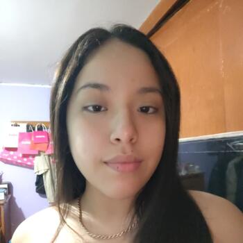 Babysitter in Chimbote: Angely
