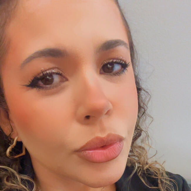 Emprego de babá em Aparecida de Goiânia: Thays