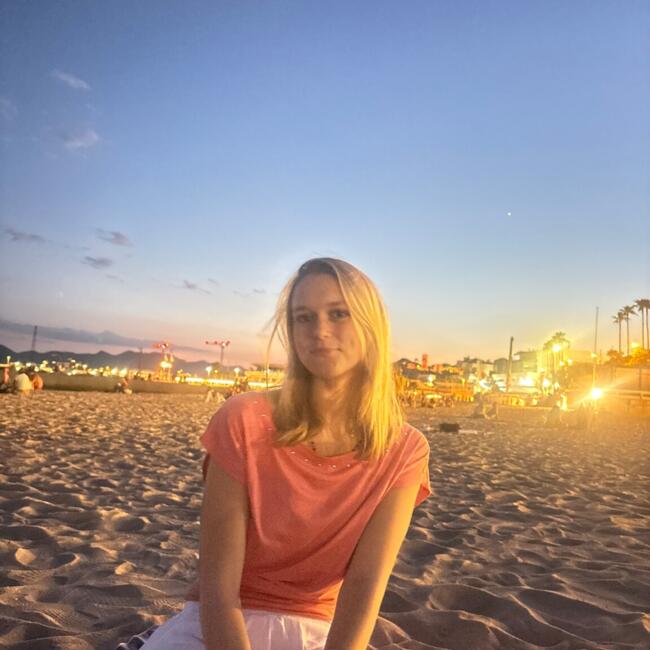 Babysitter in Cannes: Melissa