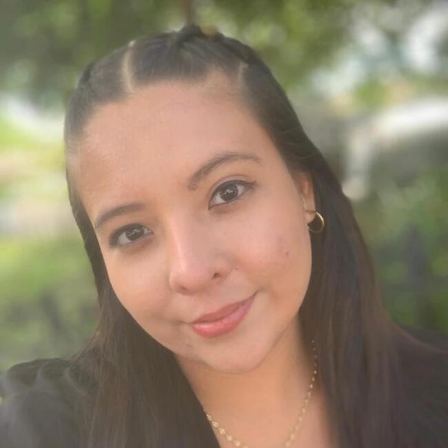 Babysitter in Copacabana: Valentina Medina