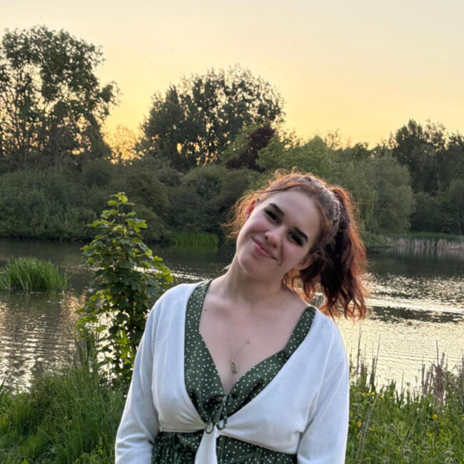 Babysitter in Bristol: Holly