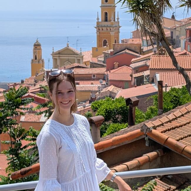 Babysitter in Toulon: Eva