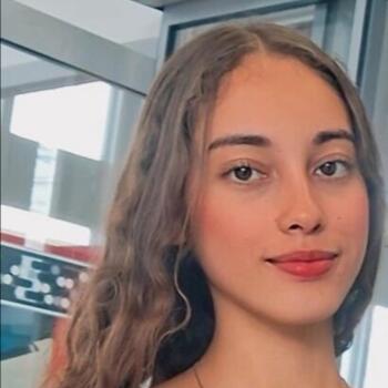 Babysitter in Saint-Cloud: Maria