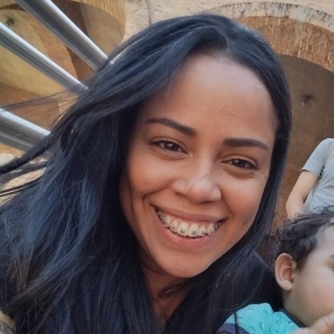 Babysitter in Cotia: Emily