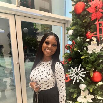 Babysitter in Humble: Jayla