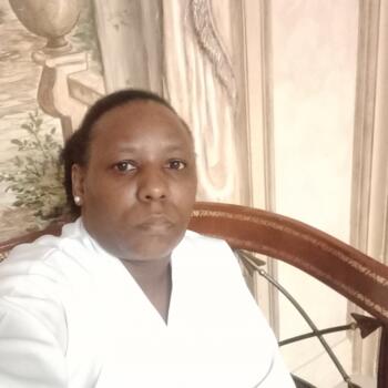 Nanny in Jeddah: Esther