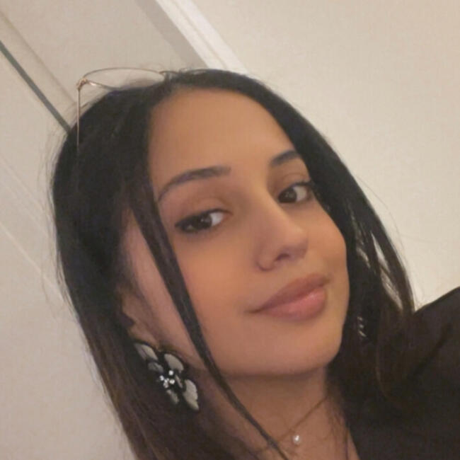 Babysitter in Courbevoie: Alia