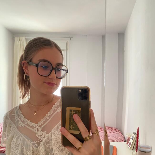 Canguro en Sevilla: Charlotte