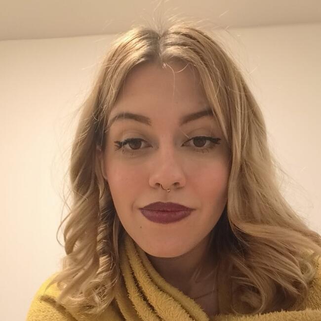 Babysitter in Pompey: Clara