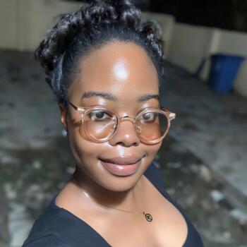 Babysitter in Adenta: Precious S.O