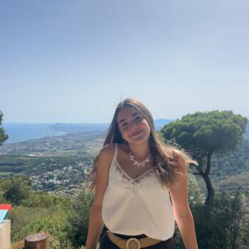 Babysitter in Villamayor: Ariadna