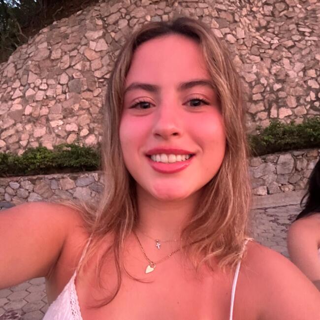 Babysitter in San Pedro: Giovanna