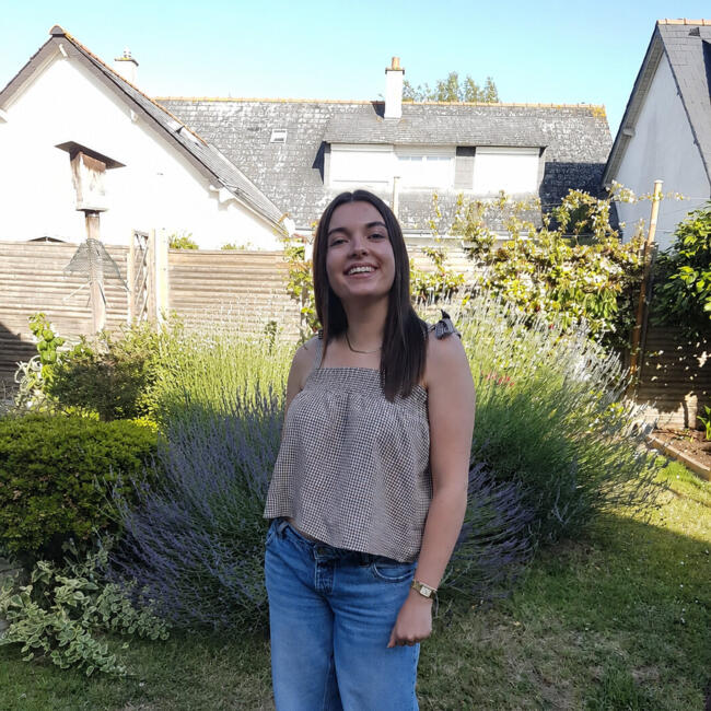 Babysitter in Angers: Louna