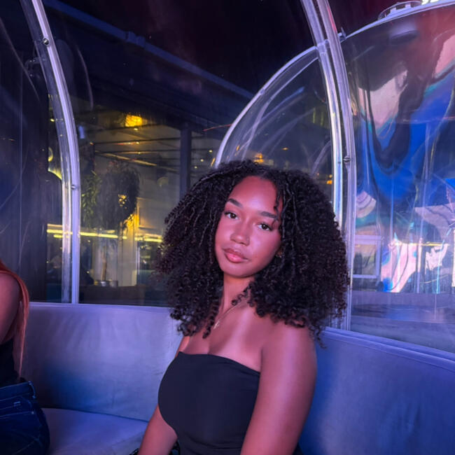 Babysitter in Clichy: Louna